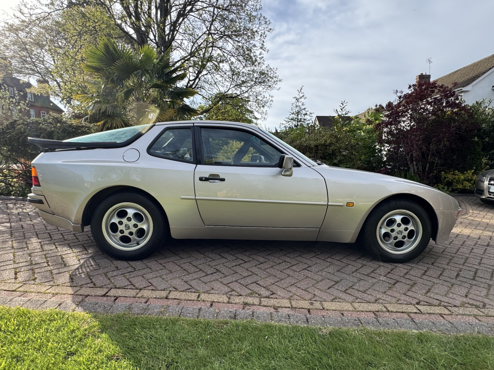 944 2.7