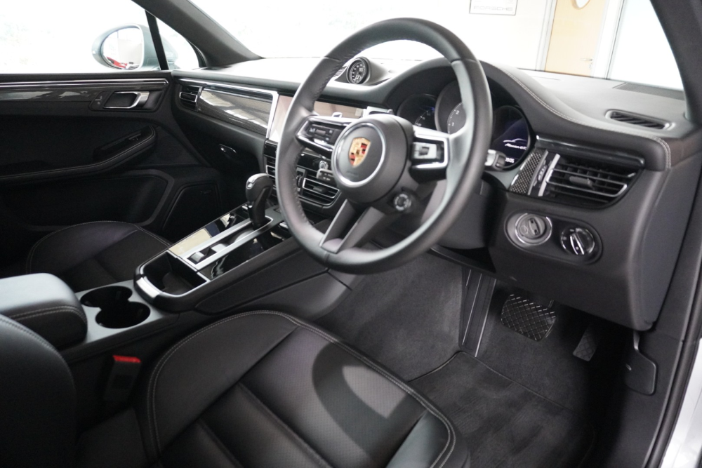 267801   Macan GTS (40)