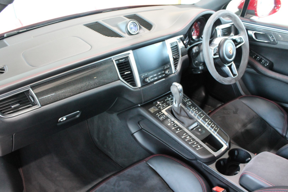 2638 Macan GTS (24)