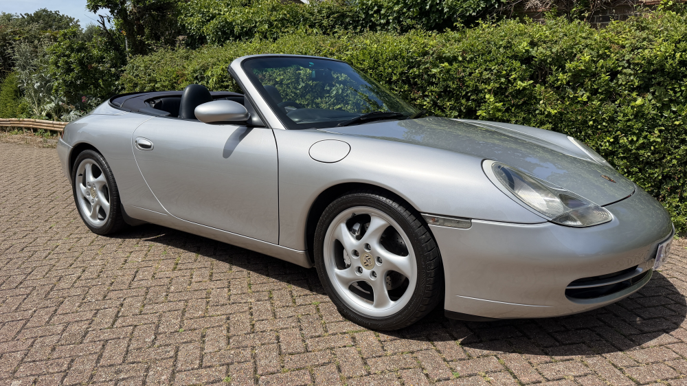 911 (996) C4 Cab