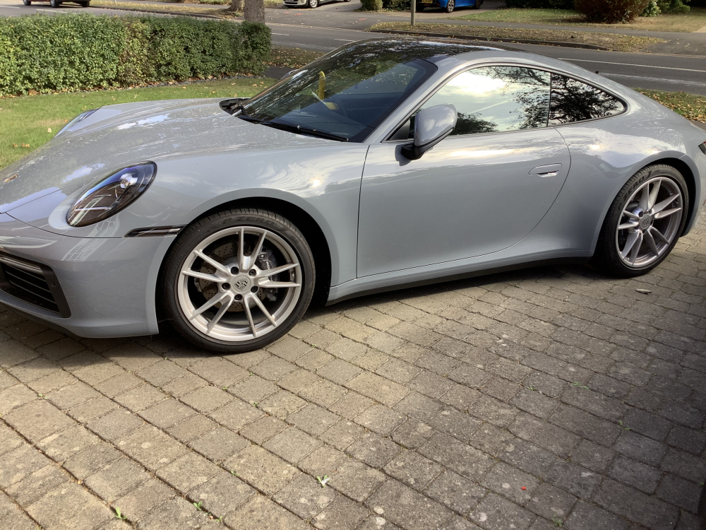 911 (992) Carrera