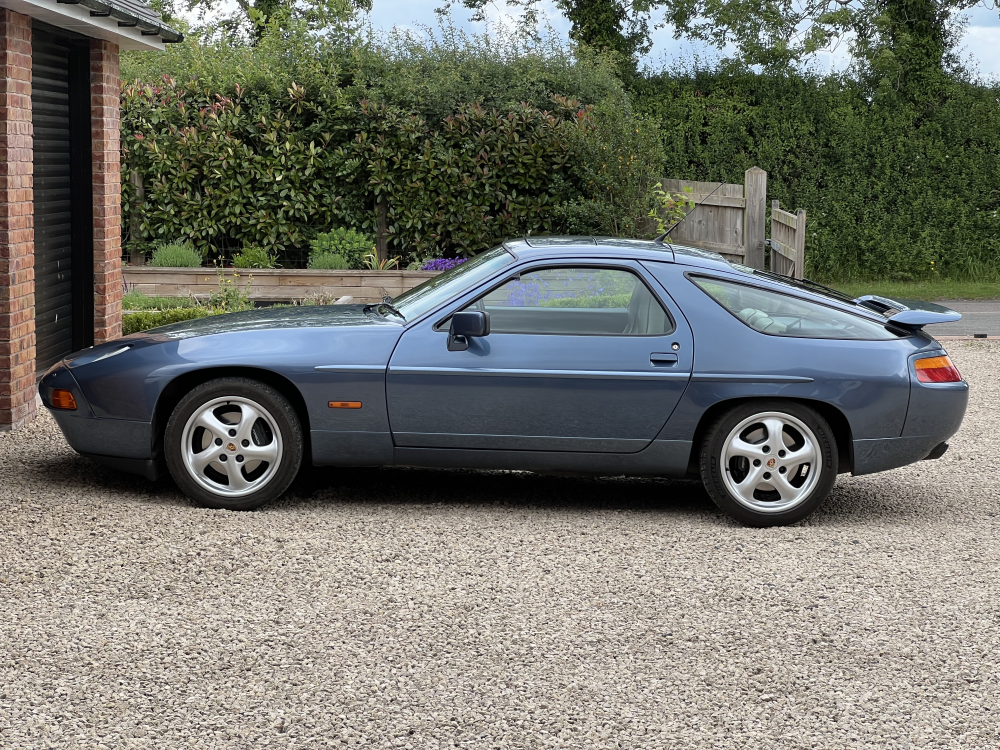 928