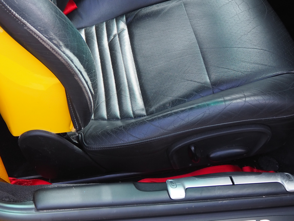 GT3 Driver Seat Lower P6250160