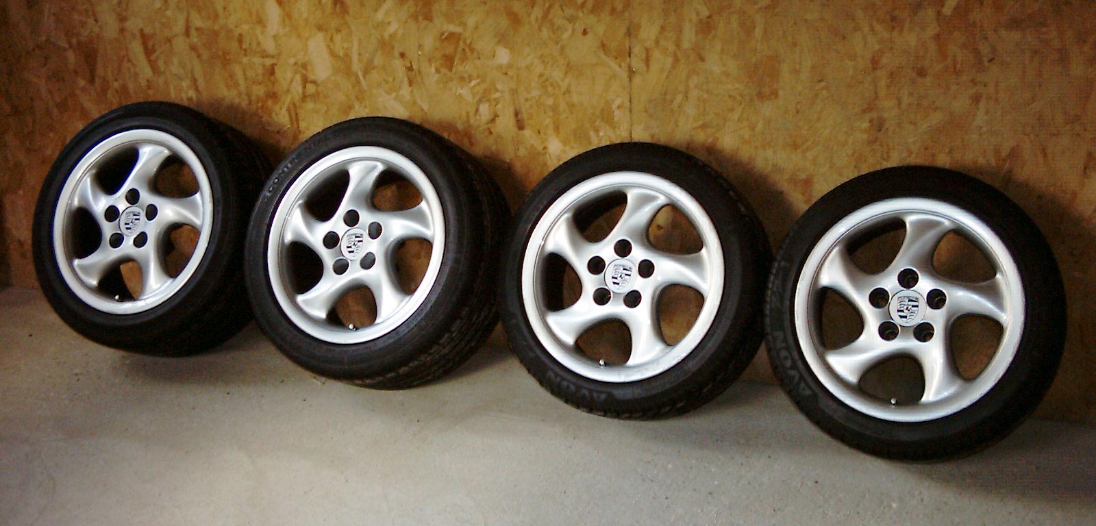 Mk269908124.jpg