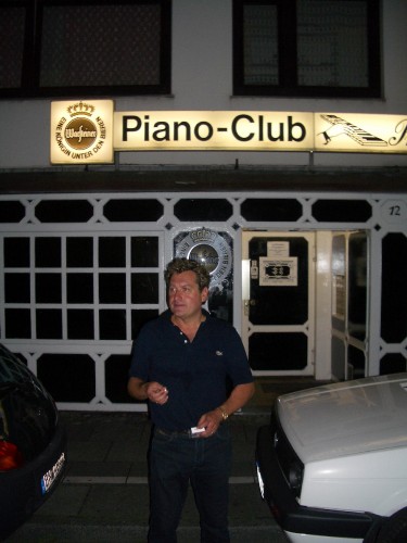 
Original 2.7RS the Icon when Porsche returned to basics then pandered to the US and not until model year 1992 did they return to basics....so what will 2012 bring us?
Back in my Box................remember.........The Piano Bar?
Back in my Box................remember.........The Piano Bar?
![145314DFE0DE4216A80EFC6380AAF8BA.jpg