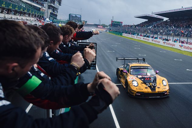  Manthey EMA win the LMGT3 class at Le Mans