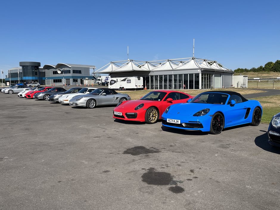 Photo 7 from the 2022 July 29th - R29 Thruxton Driving Day gallery