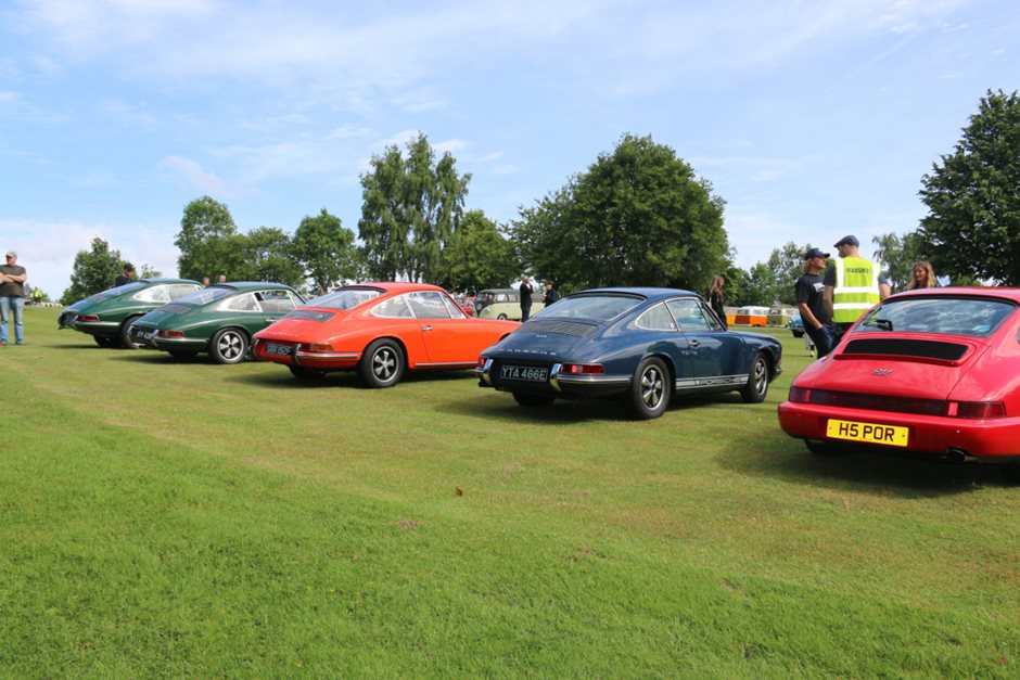 Photo 3 from the Classics At The Clubhouse - Aircooled Edition gallery