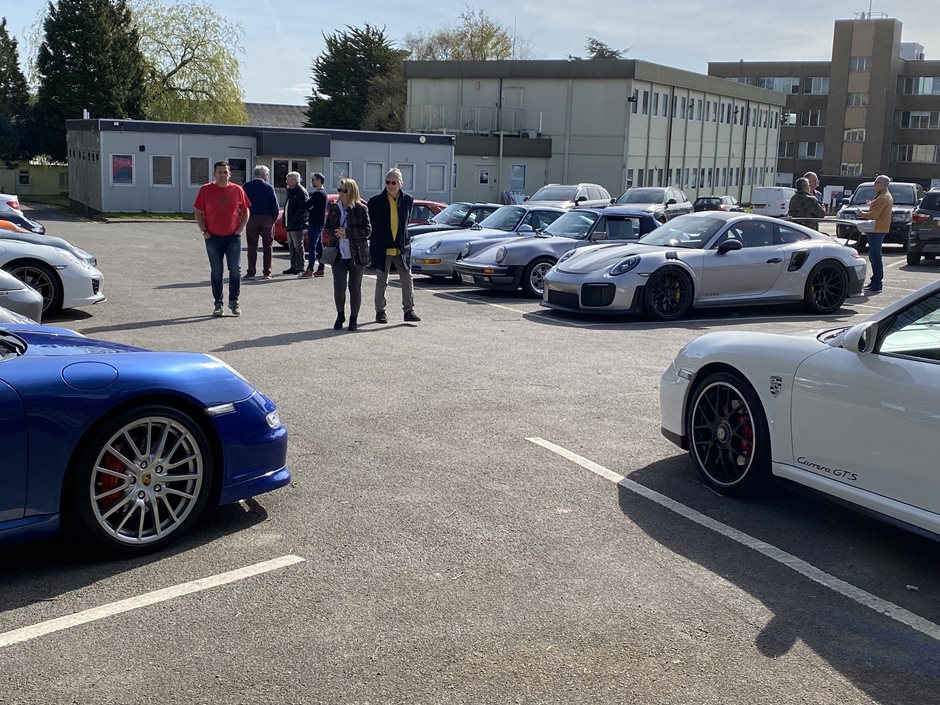 Photo 14 from the 2022 April 10th - R29 meet at Redhill Aerodrome gallery