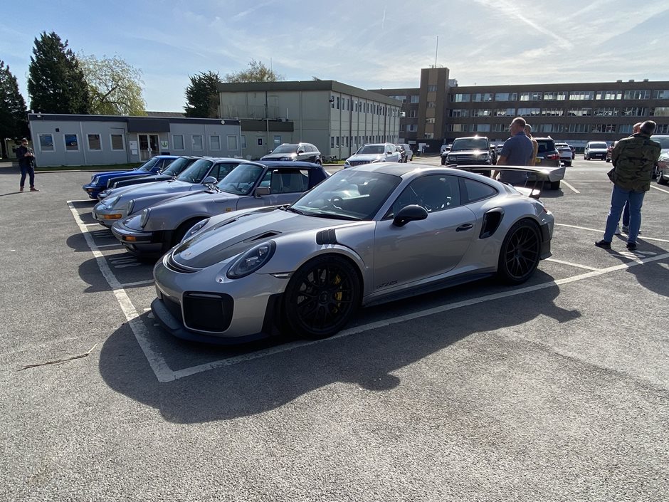 Photo 6 from the 2022 April 10th - R29 meet at Redhill Aerodrome gallery
