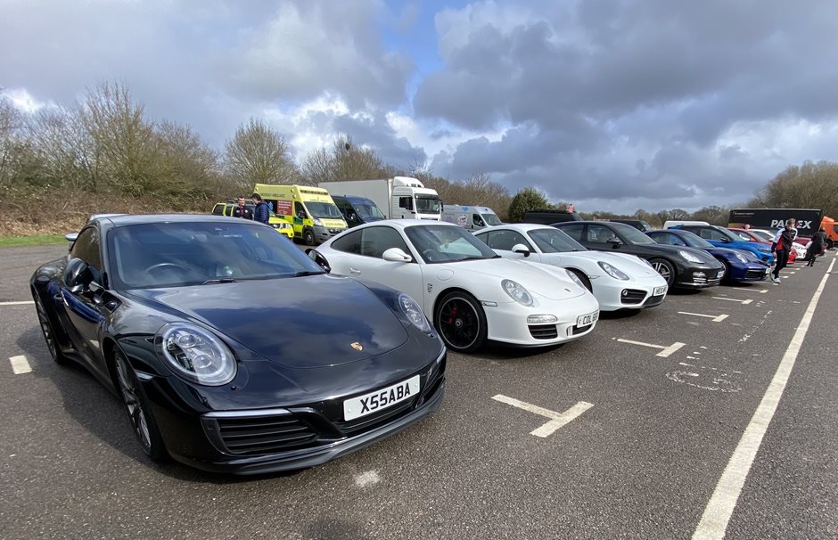 Photo 5 from the 2022 March 13th - R29 meet at Fairoaks Airport gallery