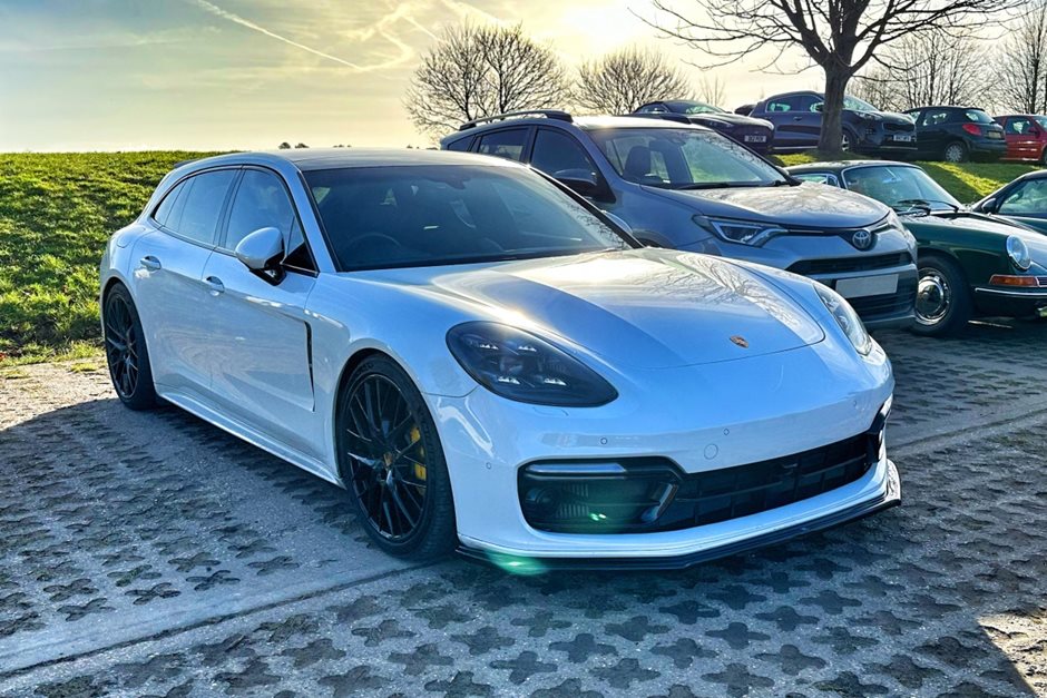 Photo 15 from the Members cars gallery