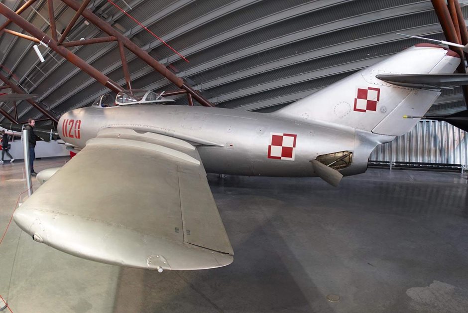 Photo 6 from the 992 Register Porsche Wolverhampton and RAF Cosford - April 2024 gallery