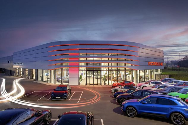 Porsche 992 Register – Visit to Porsche Centre High Wycombe, July 2025