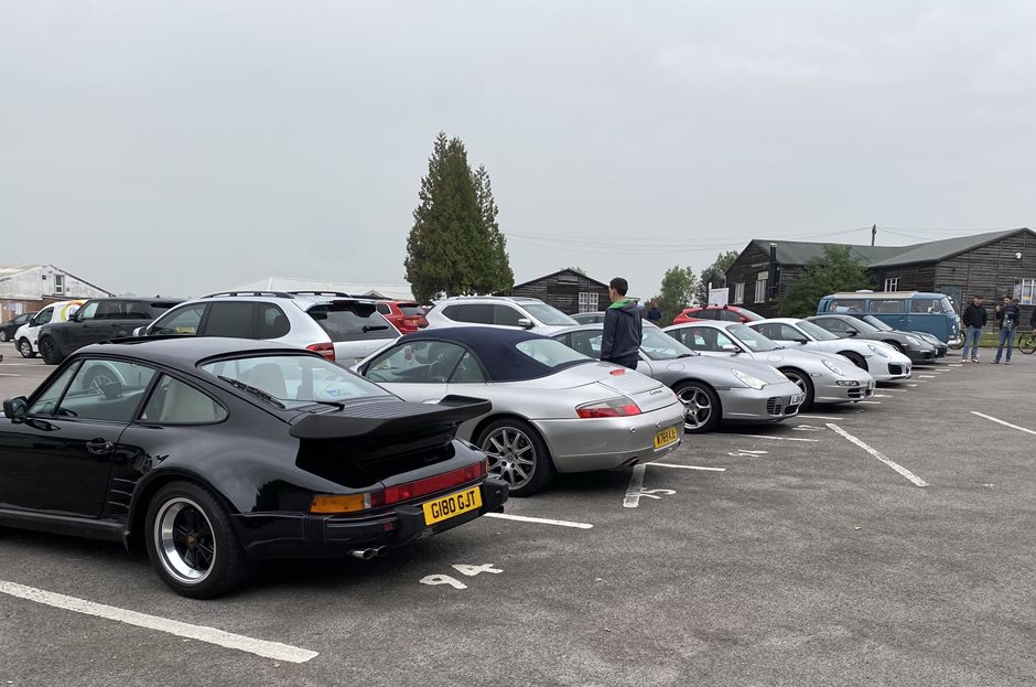 Photo 13 from the 2021 Oct 10th - R29 Monthly Meet @ Redhill Aerodrome gallery