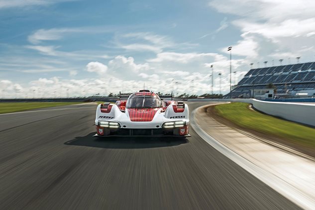 Porsche returns to the top league of endurance 