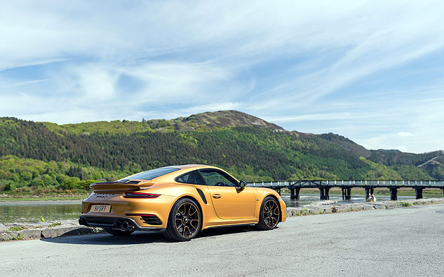 Photo 5 from the Pirelli Exclusive gallery