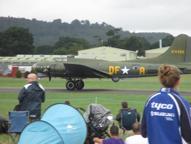 Photo 5 from the R29 2016-08-28 Dunsfold Wings & Wheels gallery