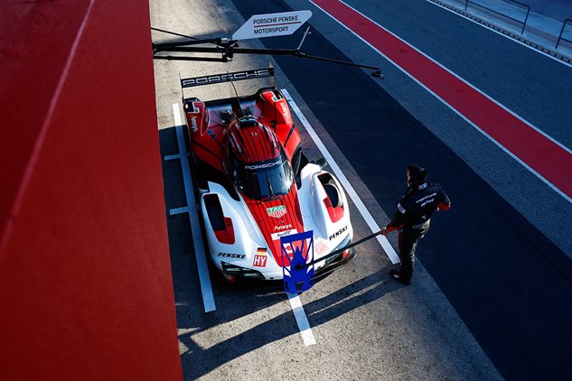 Three Porsches to run at Le Mans