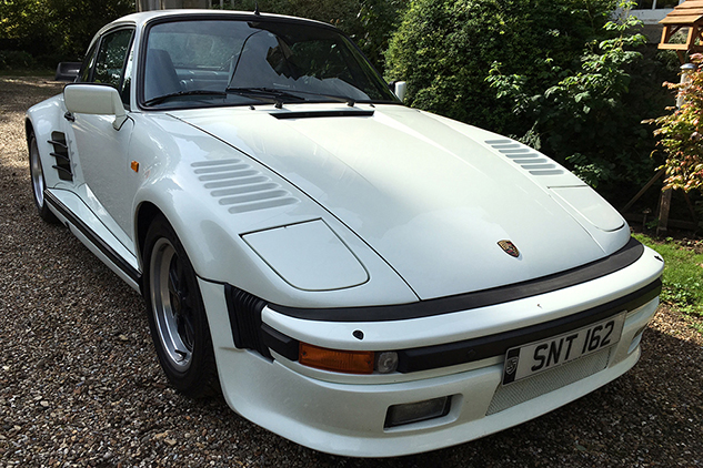 Lightweight Porsches fly at Silverstone Auctions’ Sale  