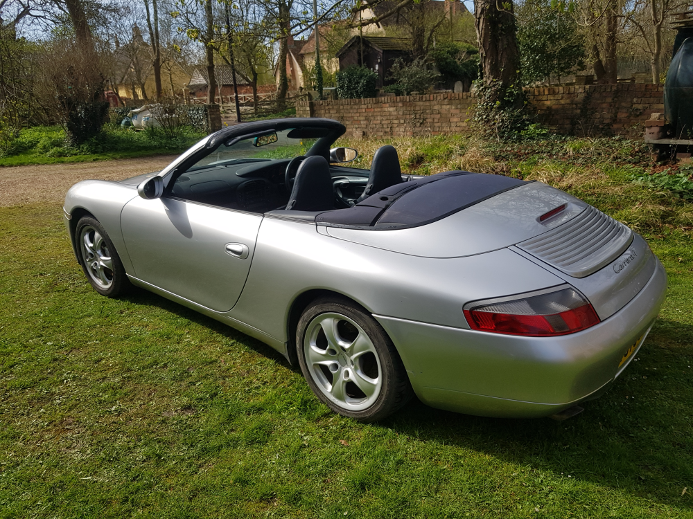 911 (996) Carrera 4