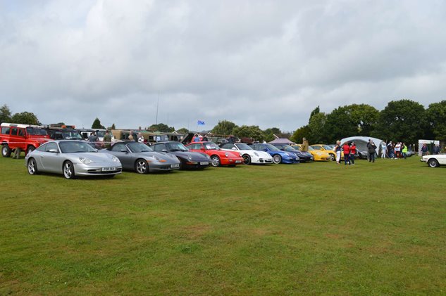 R29 2016-08-20 Capel Classic Car Show