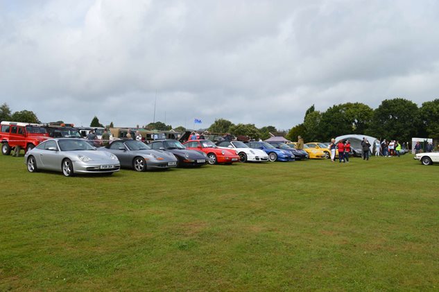 Photo 1 from the R29 2016-08-20 Capel Classic Car Show gallery