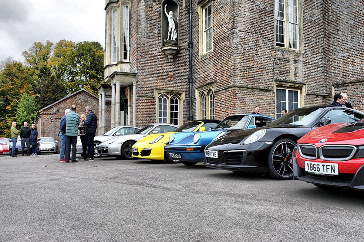 Donnington Grove, Mid-Month Meet