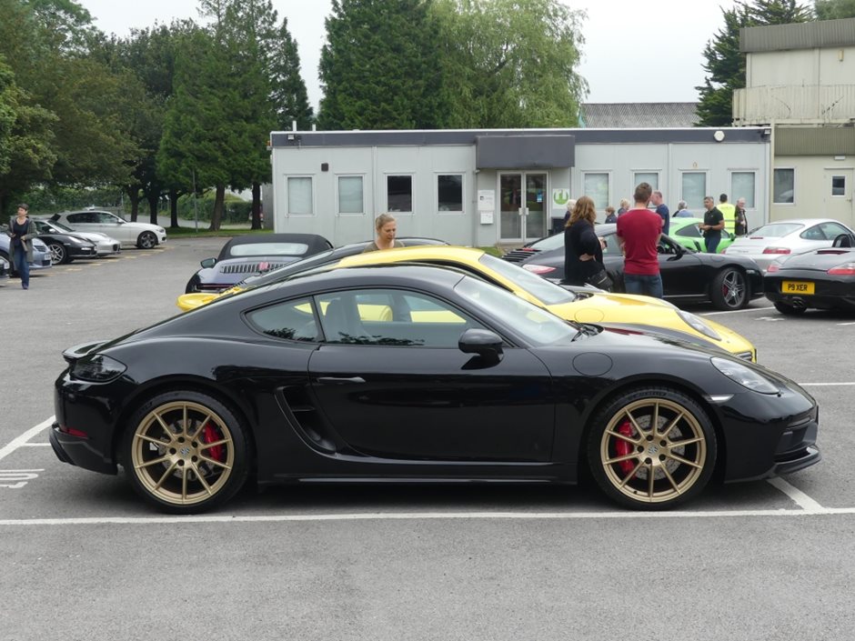 Photo 32 from the 2021 June 27th - R29 Meet at Redhill Aerodrome gallery
