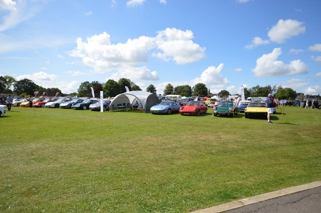 Photo 1 from the R29 2015-08-15 Capel Classic Car Show gallery