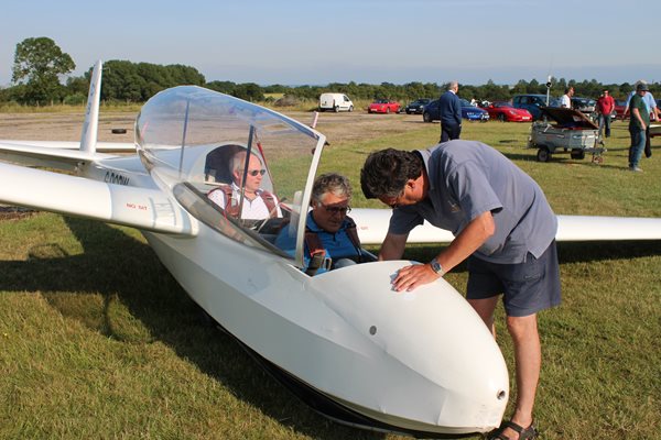Photo 4 from the Gliding Evening gallery