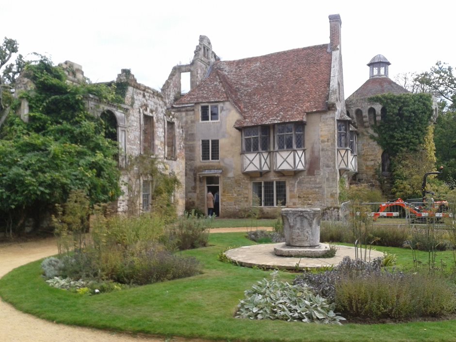 Photo 8 from the R29 2018-09-30 Breakfast at Bloomsburys Biddenden and Scotney Castle gallery
