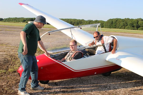 Photo 22 from the Gliding Evening gallery