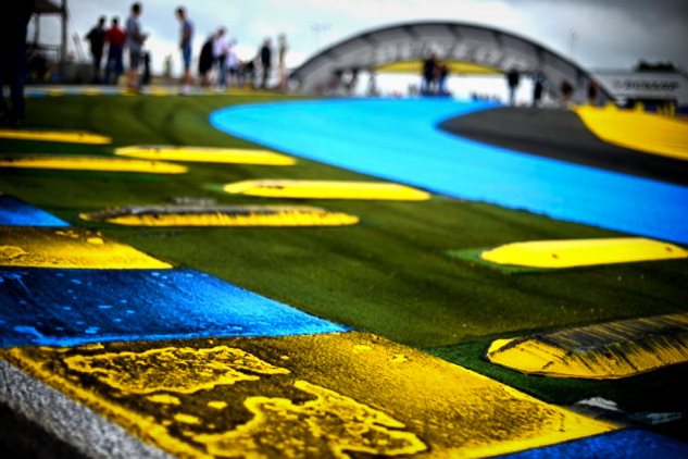 Photo 21 from the 24 Heures du Mans 2015 gallery