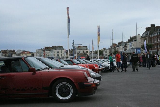 Photo 18 from the Weymouth Porsches on the Prom gallery