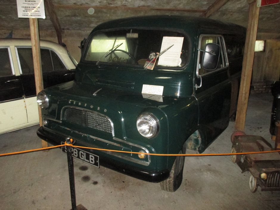 Photo 9 from the R29 2019-10-26 Filching Manor Motor Museum gallery