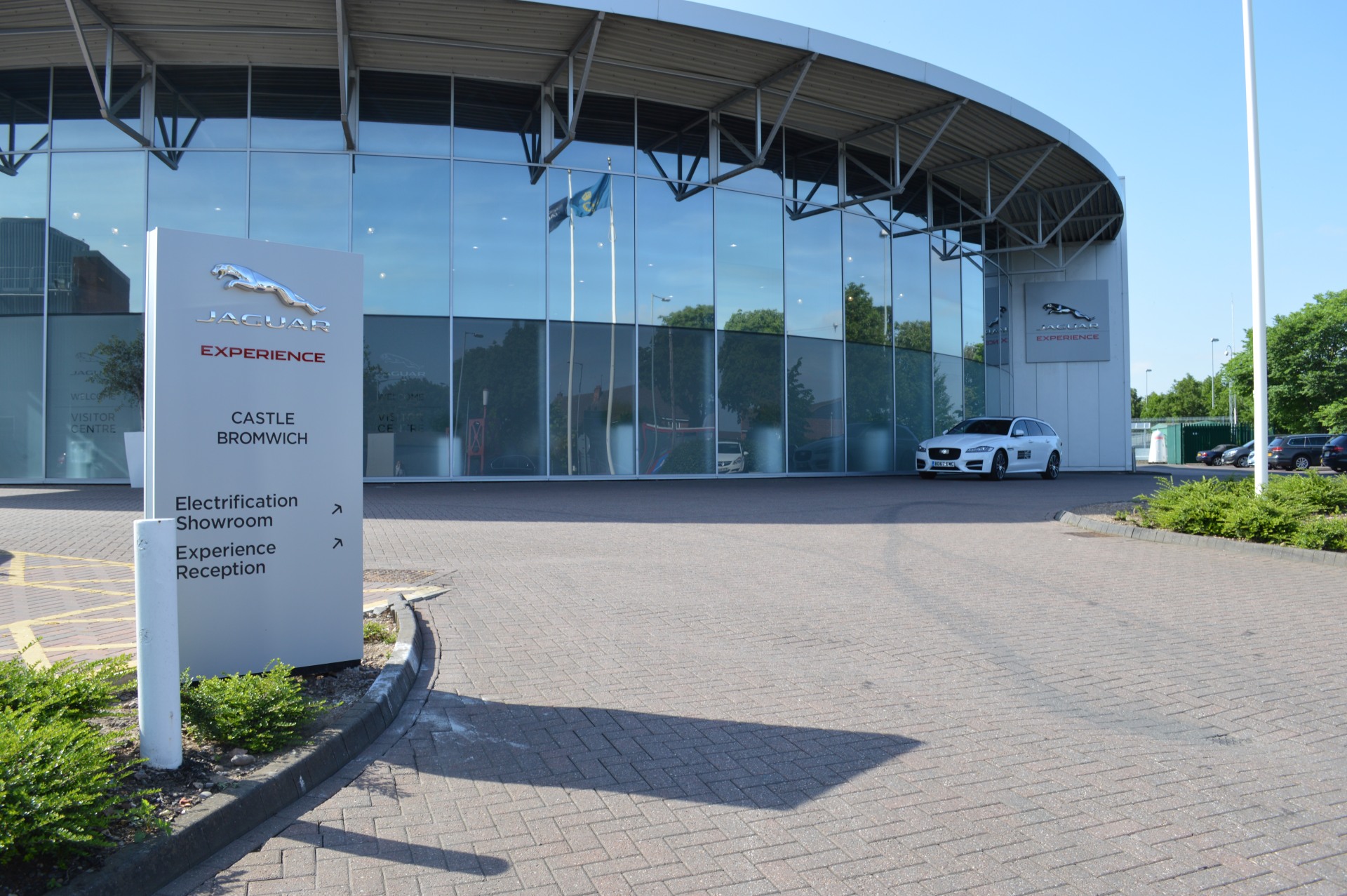 R29 2018-06-06 JLR Factory Visit