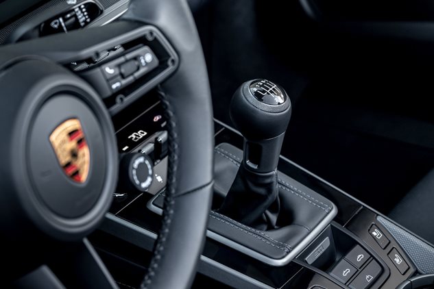 Manual gearbox now available for the 911