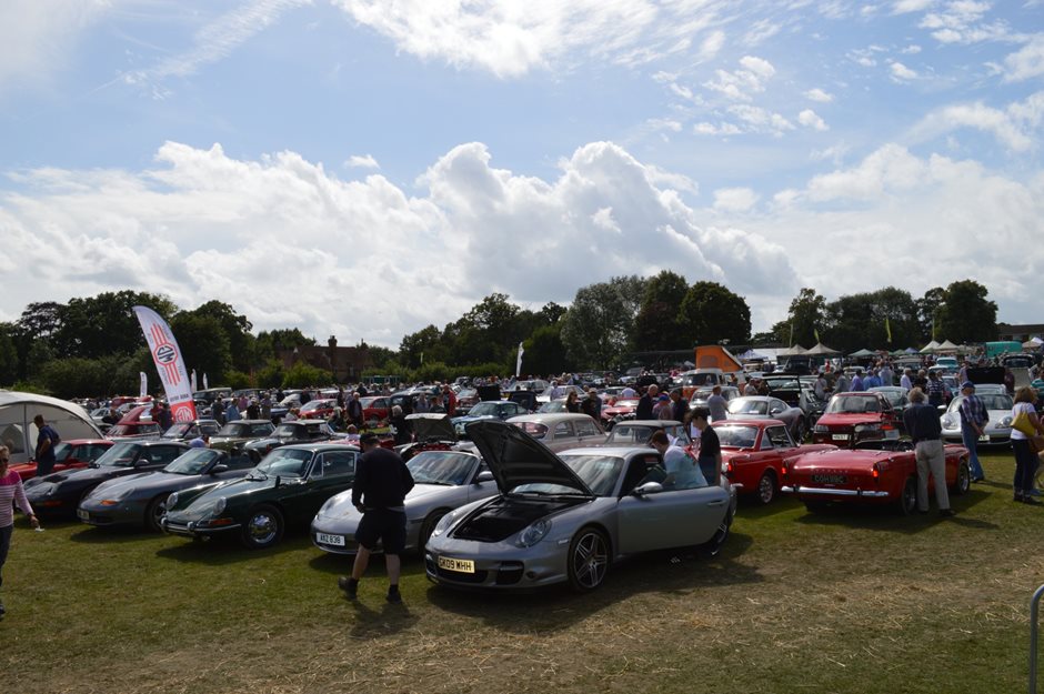 Photo 8 from the R29 2019-08-17 Capel Classic Car Show 2019 gallery