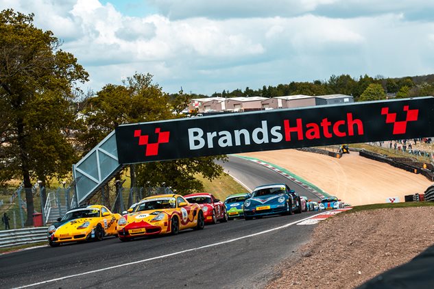 Restoracing Boxsters go toe-to-toe at Brands