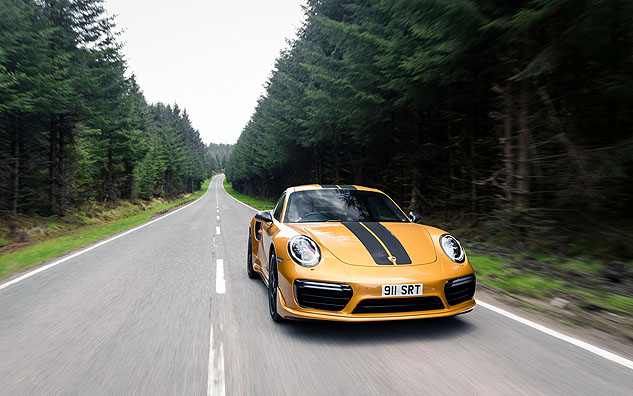 Photo 13 from the Pirelli Exclusive gallery