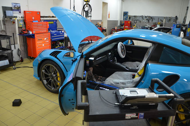 Photo 3 from the GT3 RS unwrapped gallery