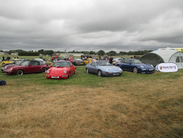 Photo 4 from the R29 2016-08-28 Dunsfold Wings & Wheels gallery