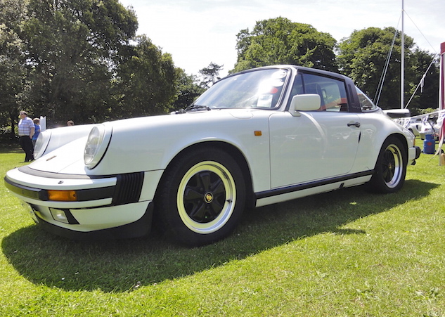 Classic car Show Saumarez park 2010