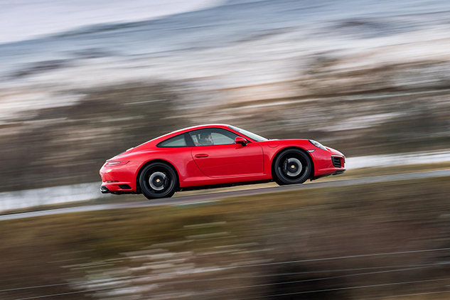 Porsche 911 scoops top honours in Sunday Times Driving Awards 