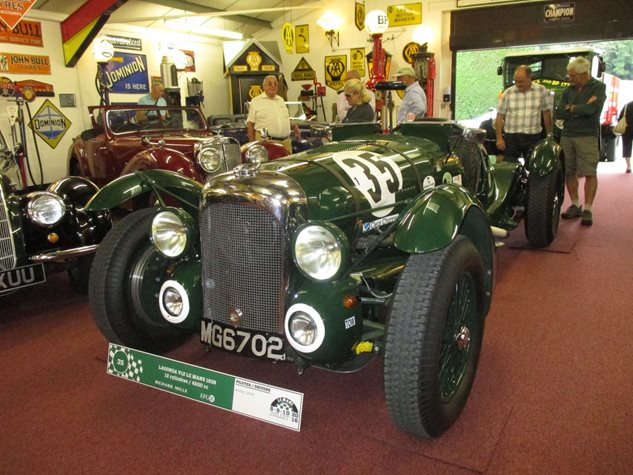 Photo 1 from the R29 2016-08-13 Robert and Tanya Lewis Collection gallery