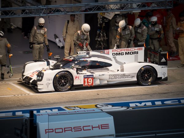 Photo 3 from the 24 Heures du Mans 2015 gallery