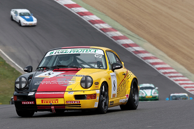 Porsche battle continues at Brands Hatch