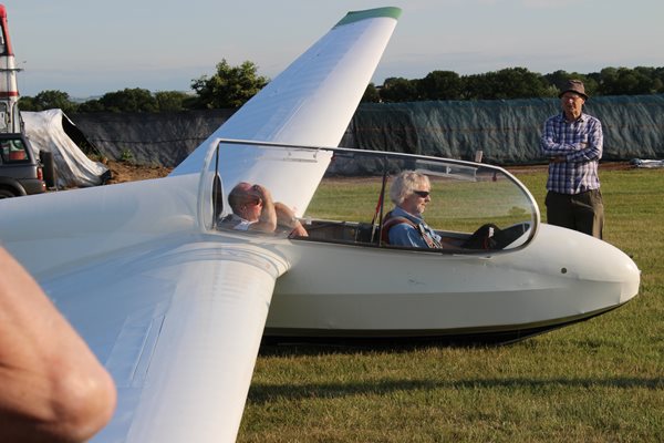 Photo 23 from the Gliding Evening gallery