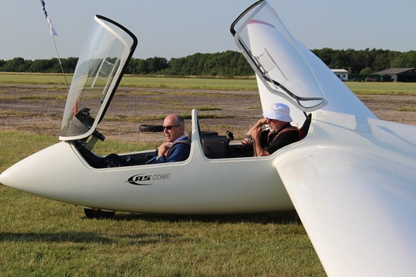 Photo 6 from the Gliding Evening gallery